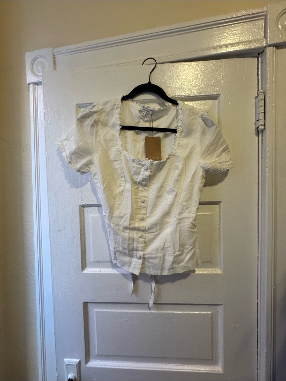 RIHOAS White Lace-Trim Button Front Puff Sleeve Blouse
